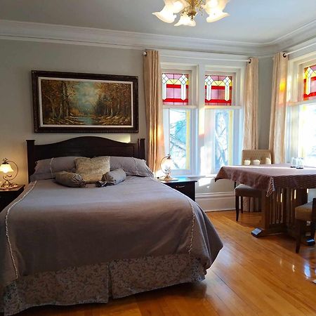 Le 100 St-Laurent Louiseville Ngoại thất bức ảnh