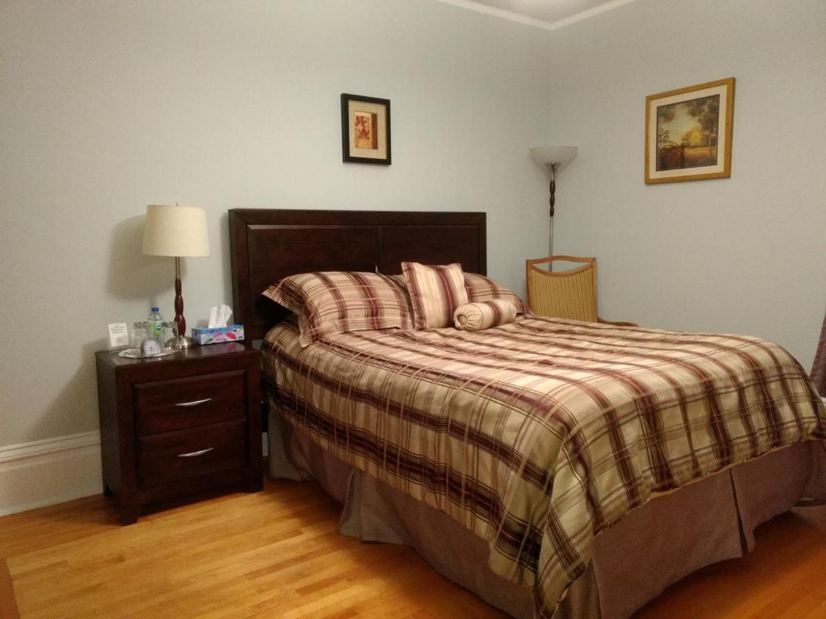 Le 100 St-Laurent Louiseville Ngoại thất bức ảnh