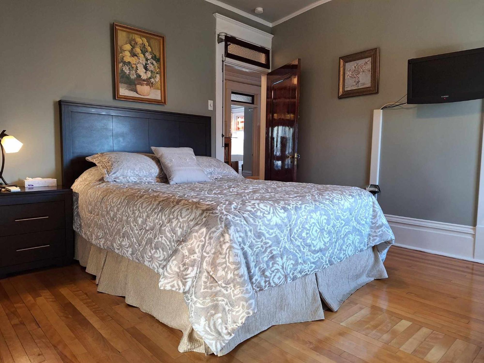Le 100 St-Laurent Louiseville Ngoại thất bức ảnh